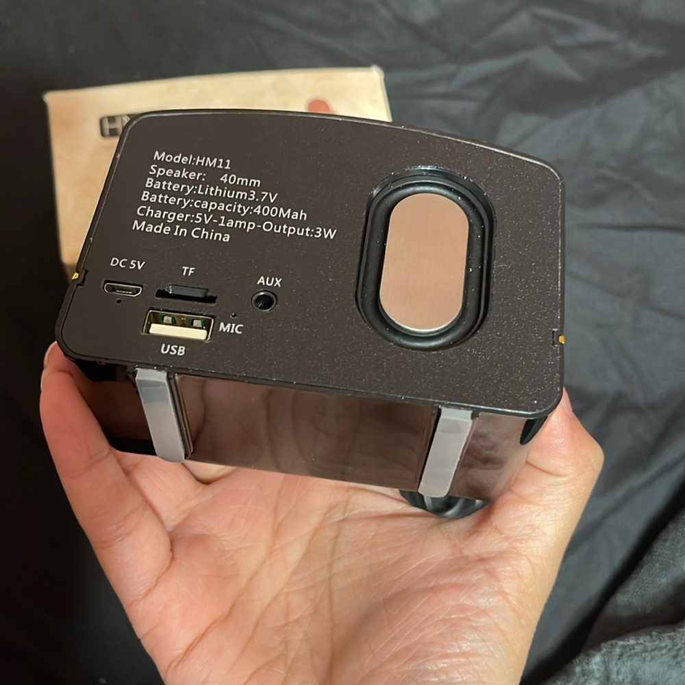 Black and Gold Portable Speaker - Picture 3 of 6